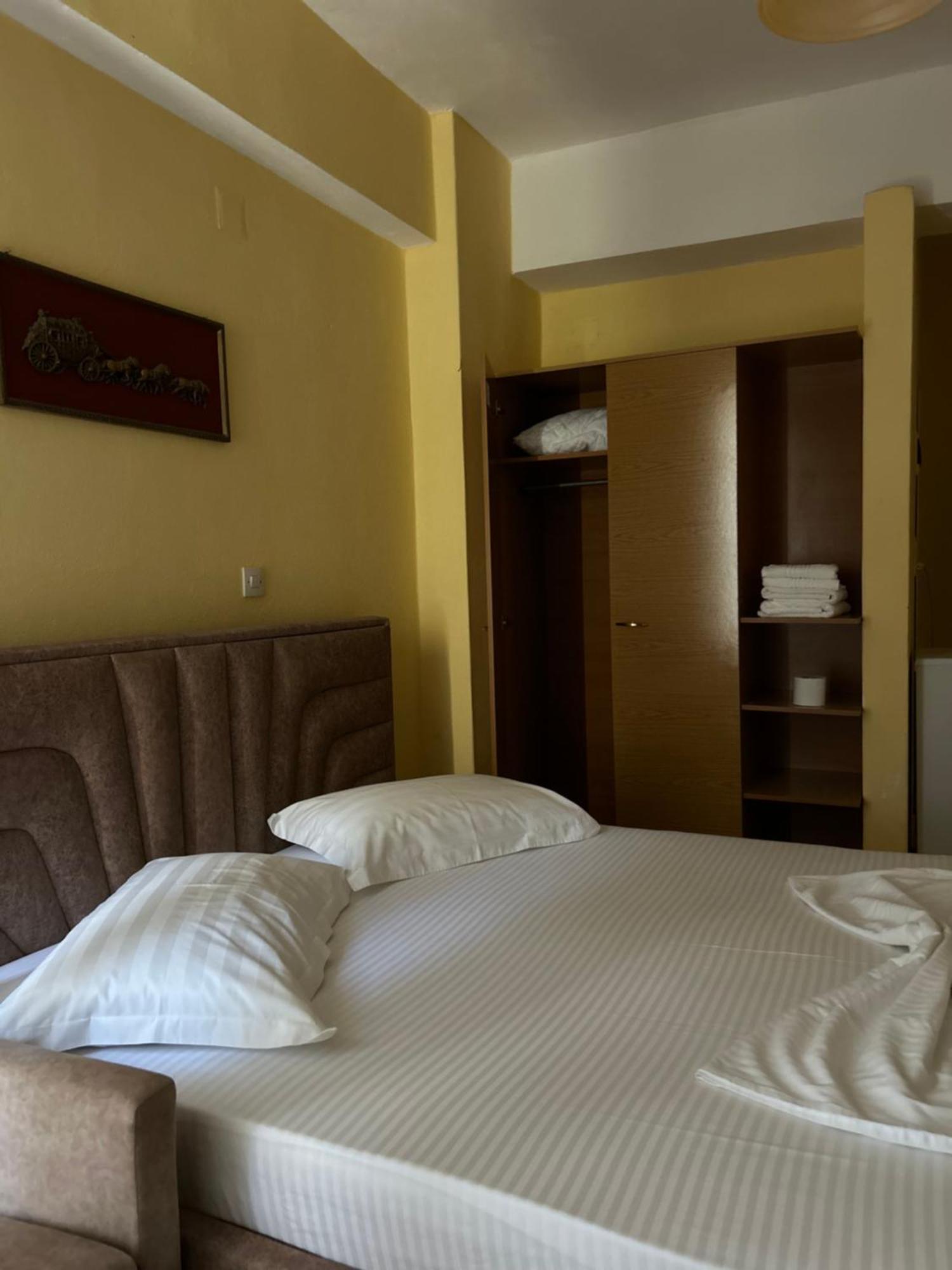 Areti Rooms Hotel Химар Екстериор снимка
