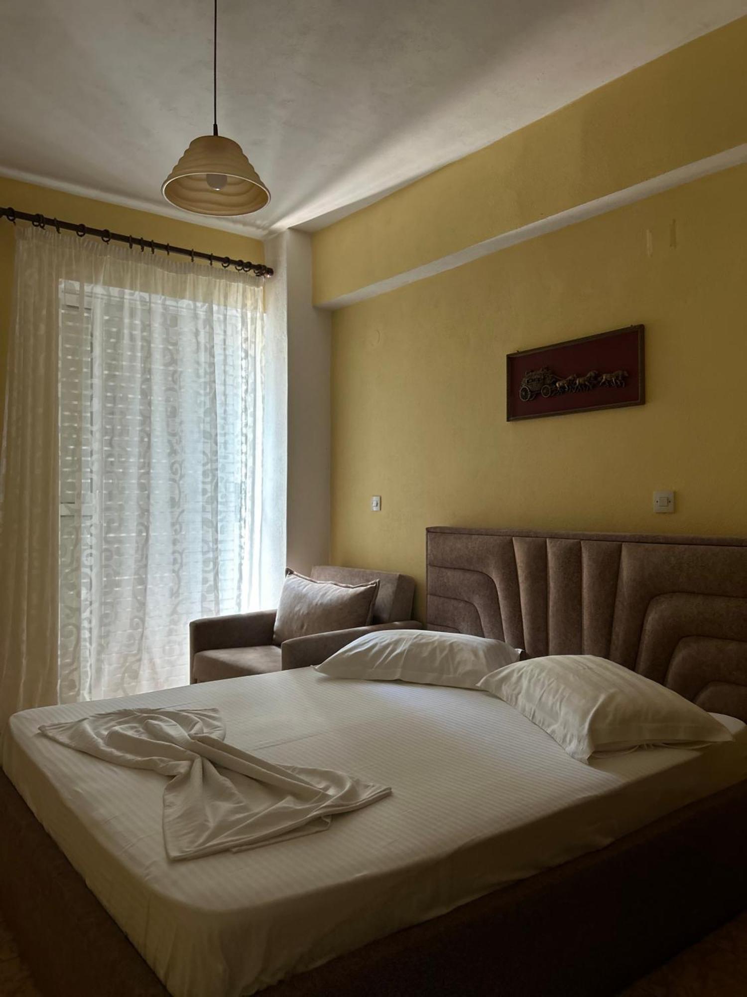 Areti Rooms Hotel Химар Екстериор снимка